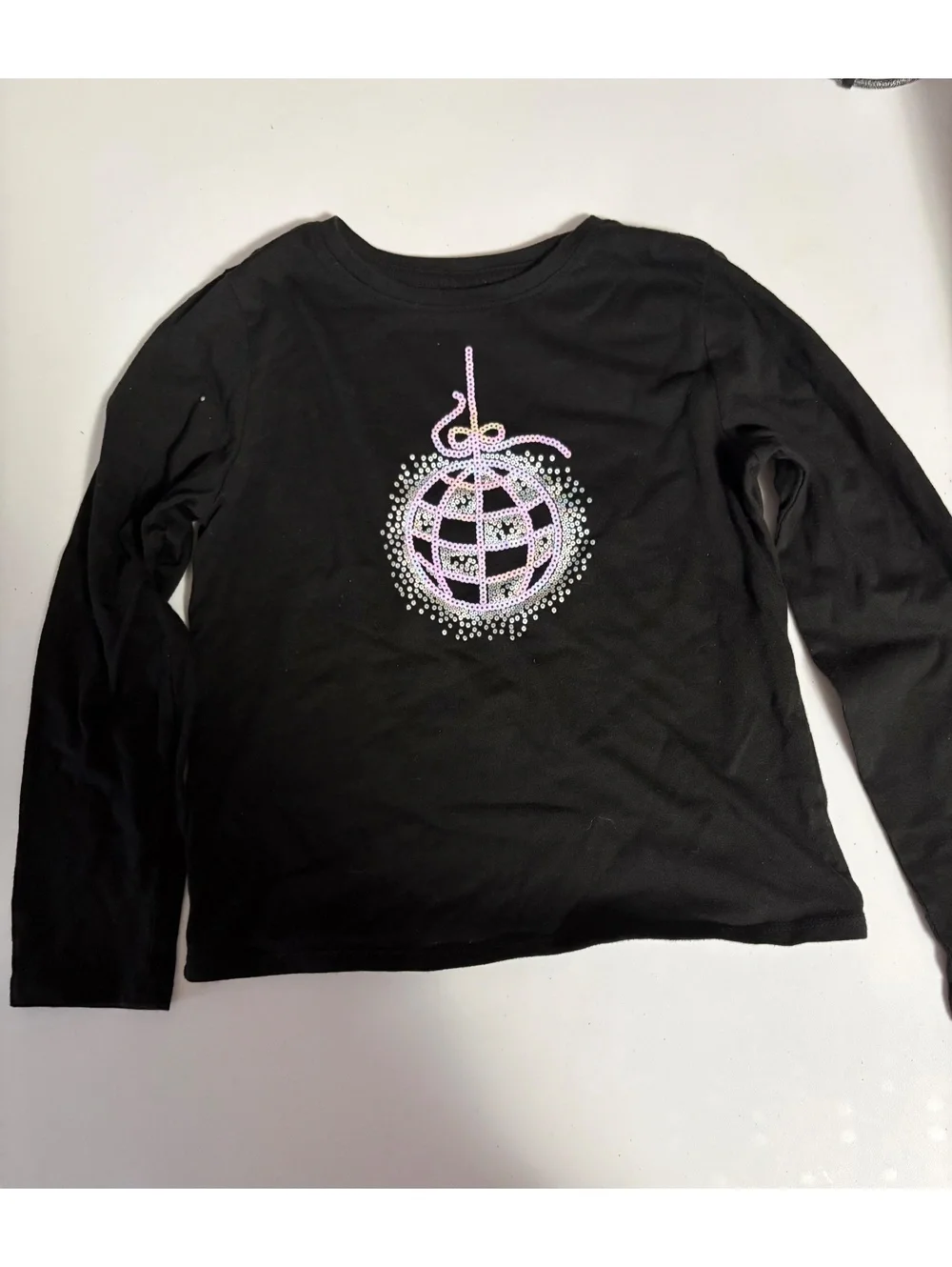 Black ornament shape long sleeve shirt